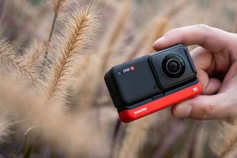 INSTA360 ONE R Twin Edition+KIJEK SELFIE GRATIS INSTA360 ONE R Twin Edition+KIJEK SELFIE GRATIS
